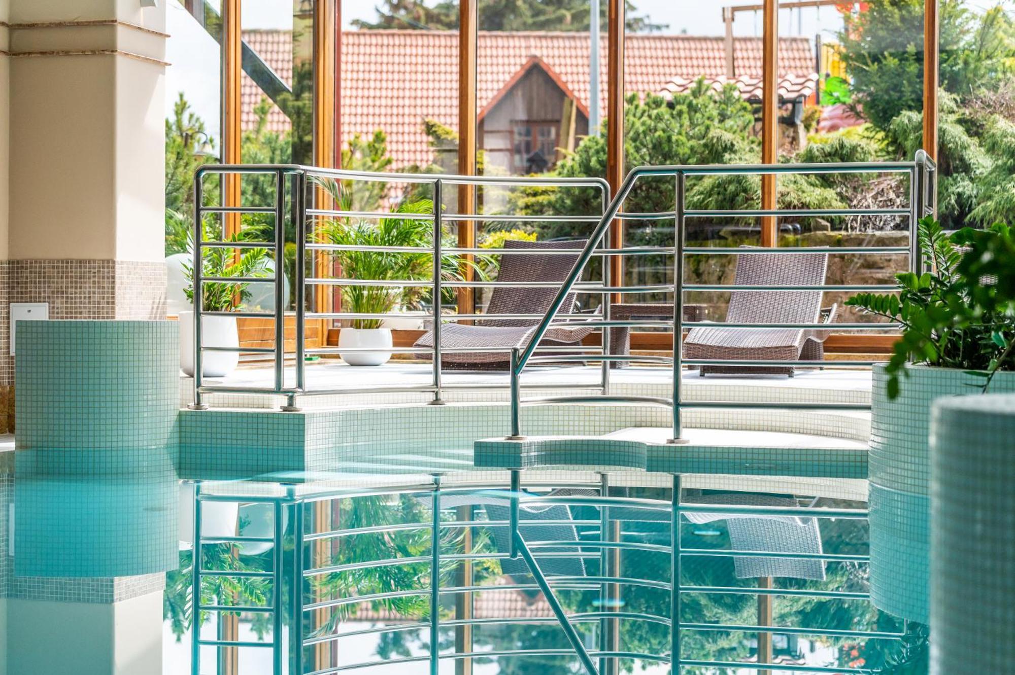 Vital&Spa Resort Szarotka Zieleniec  Exteriör bild